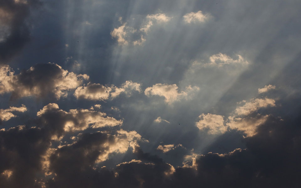 ο-καιρός-αύριο-τοπικές-βροχές-και-μικρ-561567829