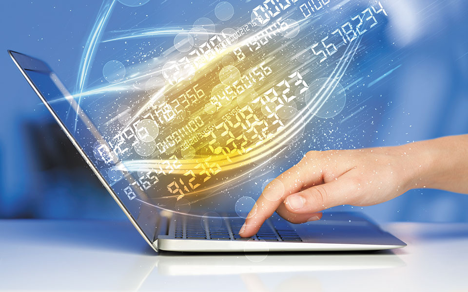 αντίστροφη-μέτρηση-για-το-δορυφορικό-561566029