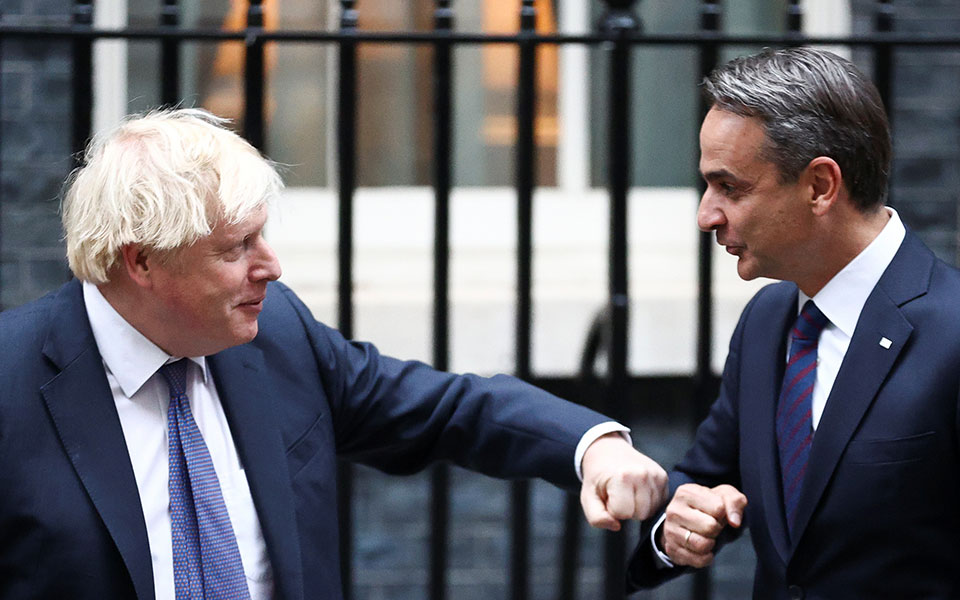 ο-διάλογος-μητσοτάκη-τζόνσον-έξω-απ-561588844