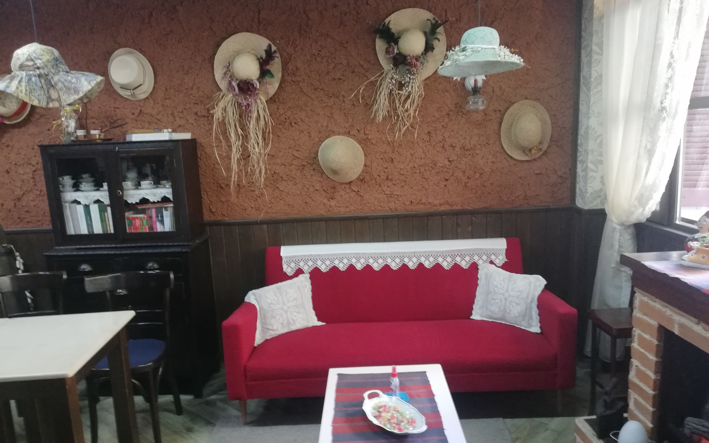 Ένα καφενείο μόνο για γυναίκες στη Φλώρινα-4