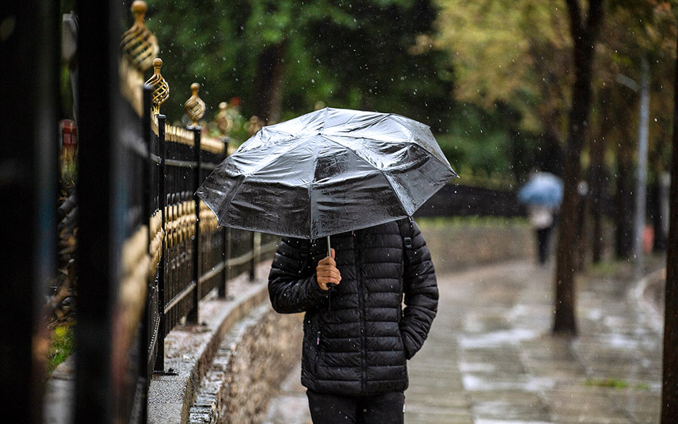 καιρός-βροχές-και-καταιγίδες-αύριο-561599038