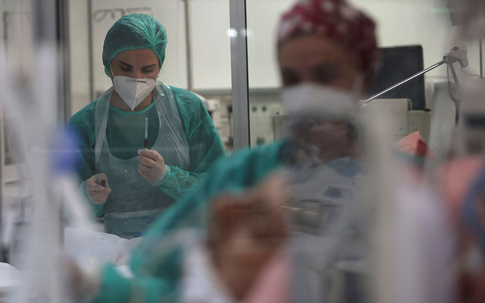 κορωνοϊός-6-677-νέα-κρούσματα-σήμερα-στην-561607501