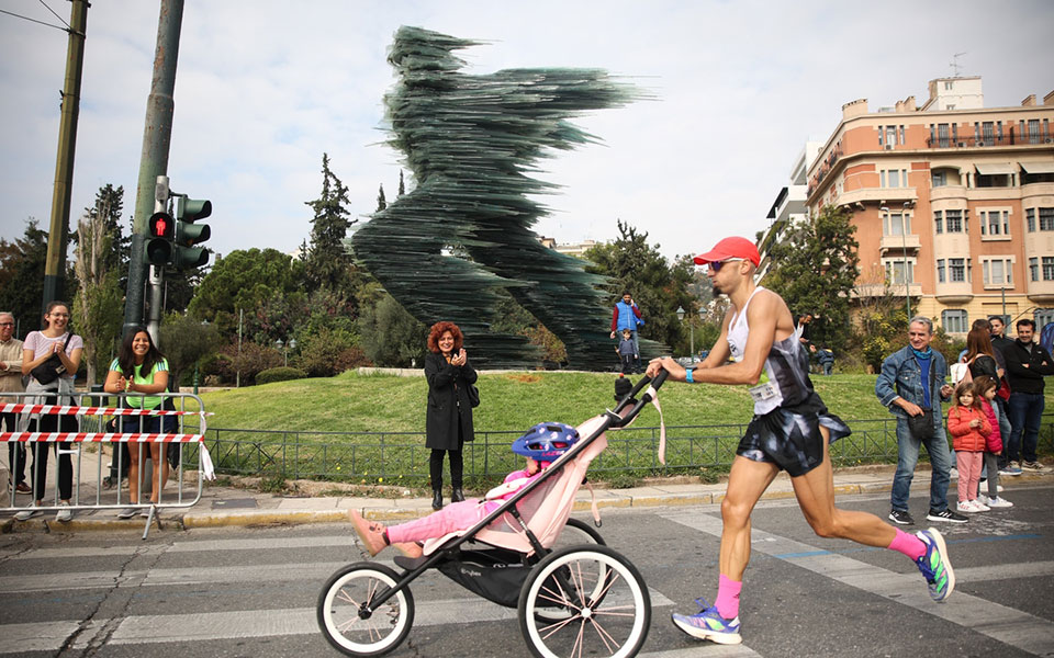 38ος Αυθεντικός Μαραθώνιος: Καρέ-καρέ η χαρά της συμμετοχής-26