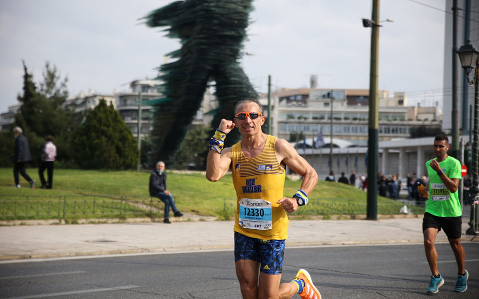 38ος Αυθεντικός Μαραθώνιος: Καρέ-καρέ η χαρά της συμμετοχής-12