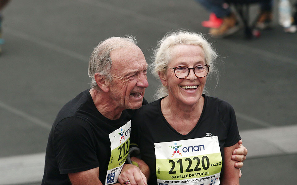 38ος Αυθεντικός Μαραθώνιος: Καρέ-καρέ η χαρά της συμμετοχής-14
