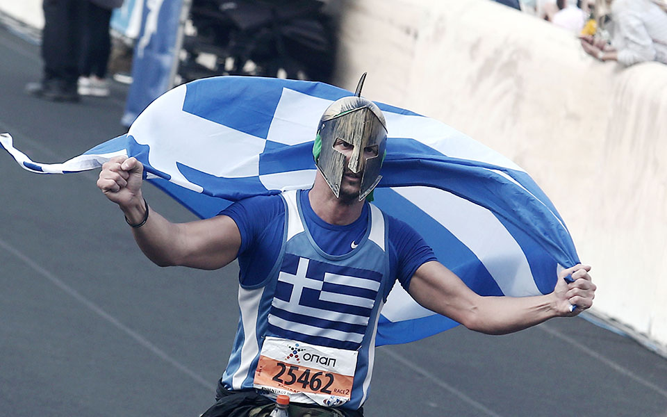 38ος Αυθεντικός Μαραθώνιος: Καρέ-καρέ η χαρά της συμμετοχής-29