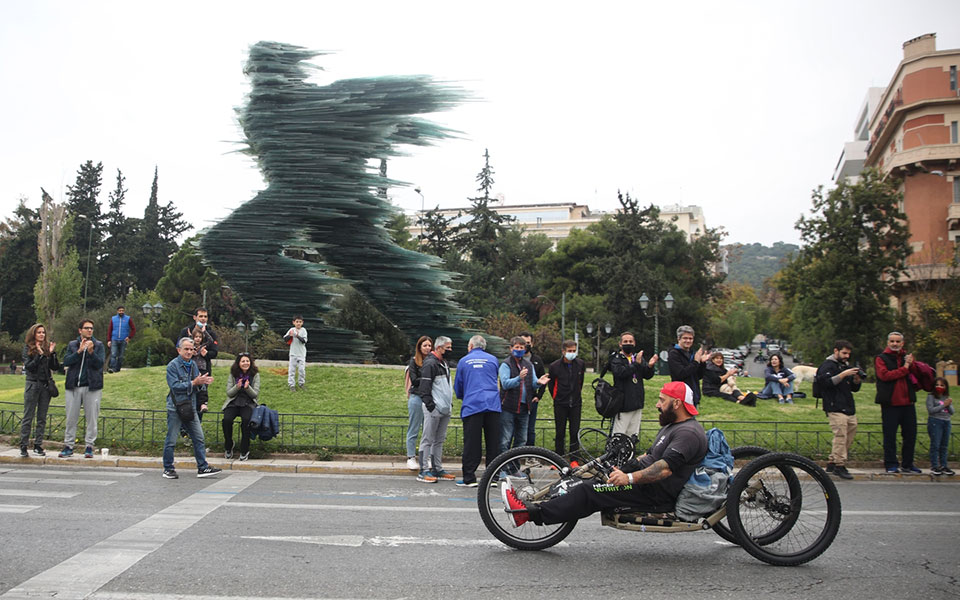 38ος Αυθεντικός Μαραθώνιος: Καρέ-καρέ η χαρά της συμμετοχής-13