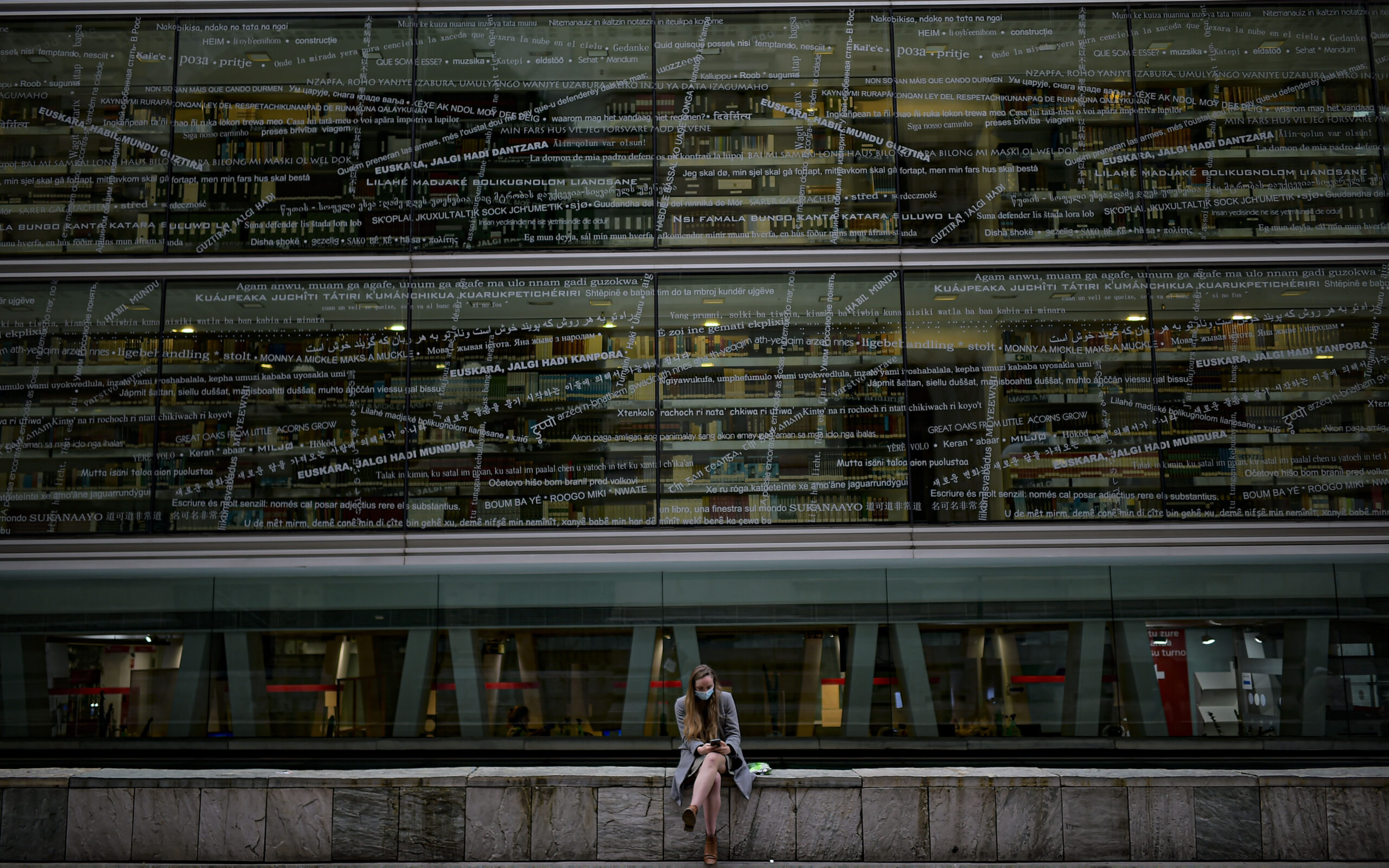 εμβολιασμός-γκάζι-για-τρίτη-δόση-στ-561579835