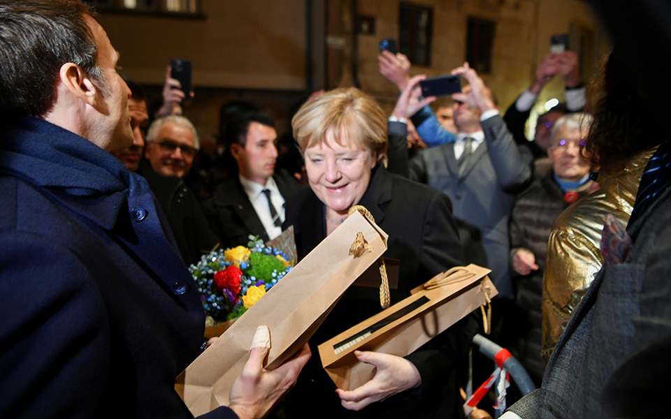 Μέρκελ – Μακρόν: Ο συγκινητικός αποχαιρετισμός τους  (εικόνες)-3