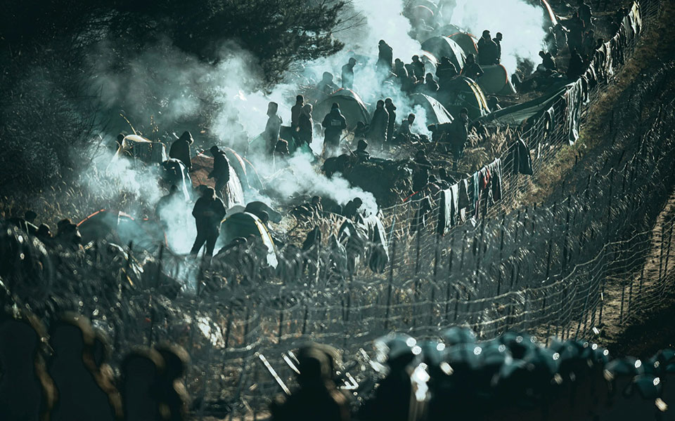 e-e-μεταναστευτικό-η-κομισιόν-απαντά-σ-561580351