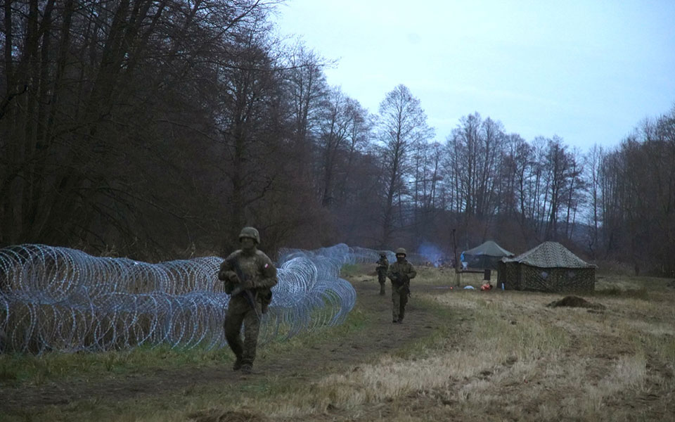 E.E. – Μεταναστευτικό: Η Κομισιόν απαντά στον Μισέλ για τους φράχτες-4