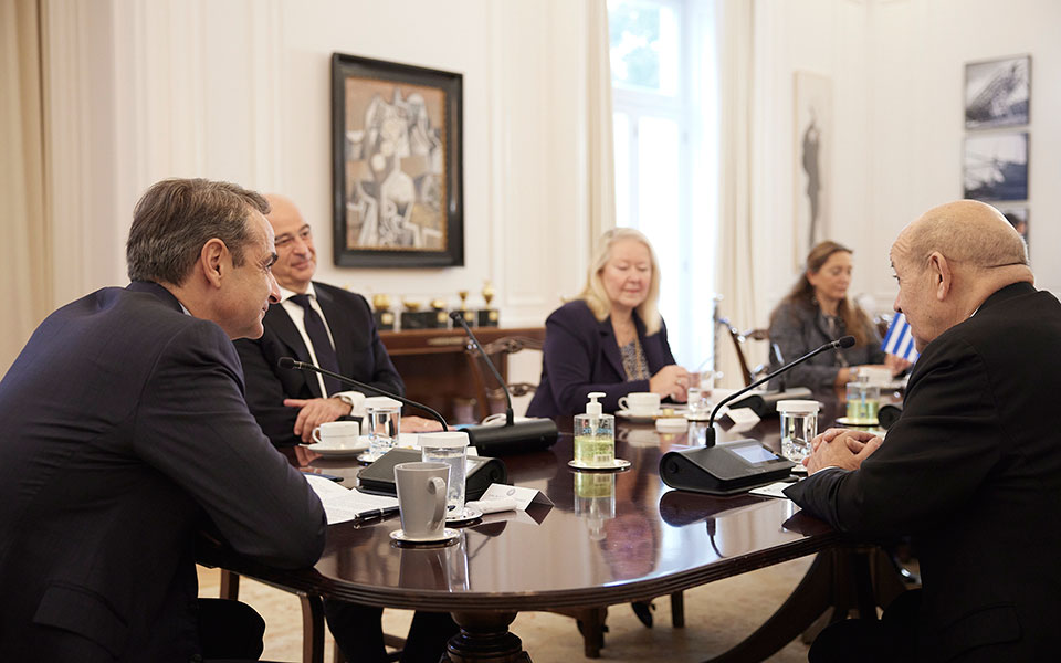 Λε Ντριάν σε Μητσοτάκη: Ώρα κοινής δράσης για την ασφάλεια στη Μεσόγειο-3