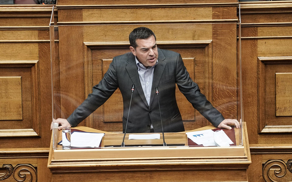 τσίπρας-ο-κουρτς-μπροστά-στον-μητσοτά-561583417