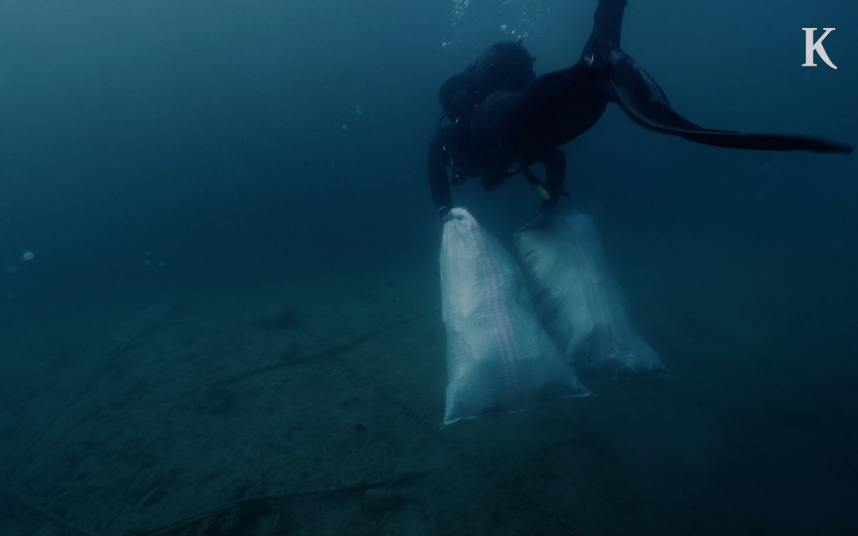 λιμάνι-νάξου-μια-μικρή-χωματερή-στο-βυ-561605974