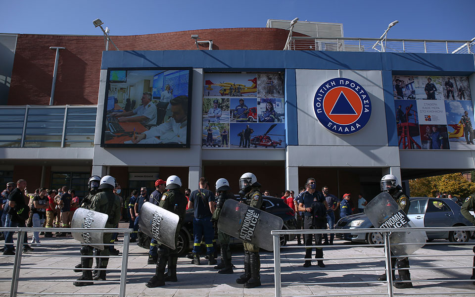 πέντε-προσαγωγές-για-τα-επεισόδια-στη-561572740