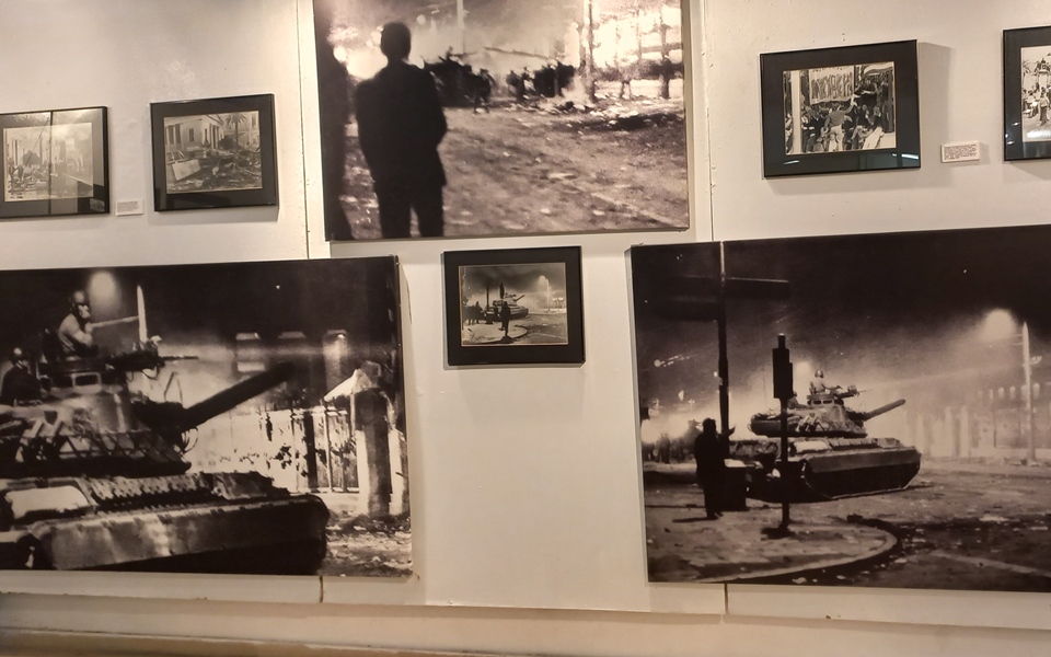 Πολυτεχνείο: Αριστοτέλης Σαρρηκώστας – Ο φωτορεπόρτερ που απαθανάτισε την εισβολή του τανκ-1