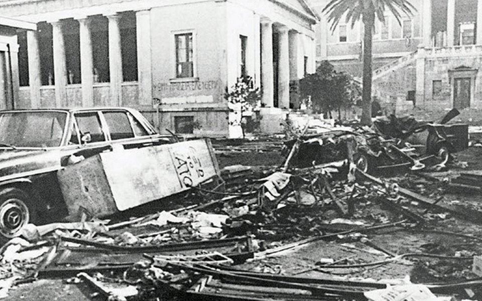 Πολυτεχνείο 1973: Η εξέγερση των φοιτητών στις 17 Νοέμβρη-4