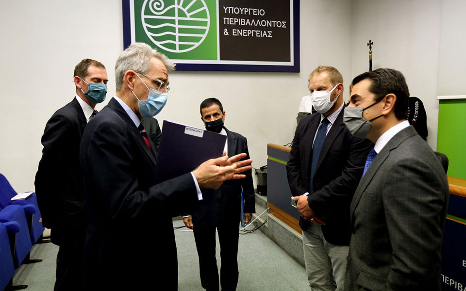 στενή-συνεργασία-ελλάδας-ηπα-για-θω-561565978