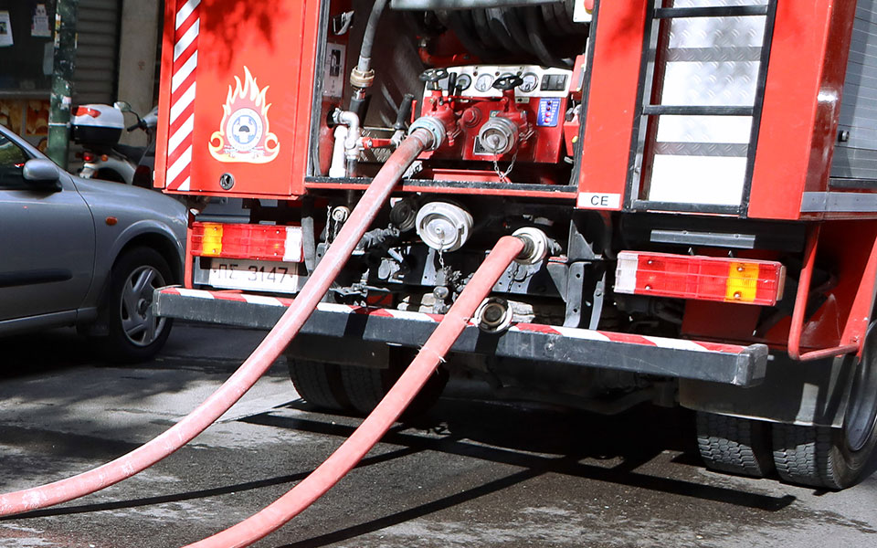 υπό-έλεγχο-η-φωτιά-στον-πειραιά-αποκα-561590284