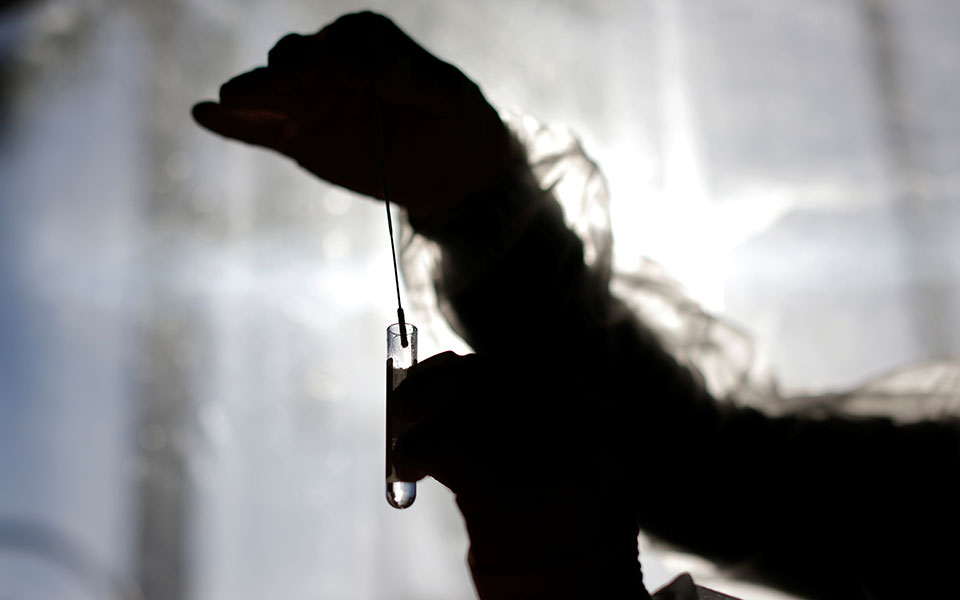 κορωνοϊός-γαλλία-γιατρός-πουλούσε-561599092