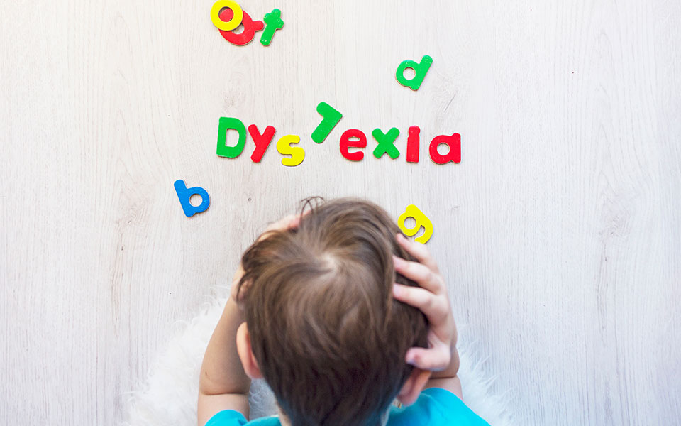 παιδί-και-μάθηση-δυσλεξία-και-ζωγραφι-561583186