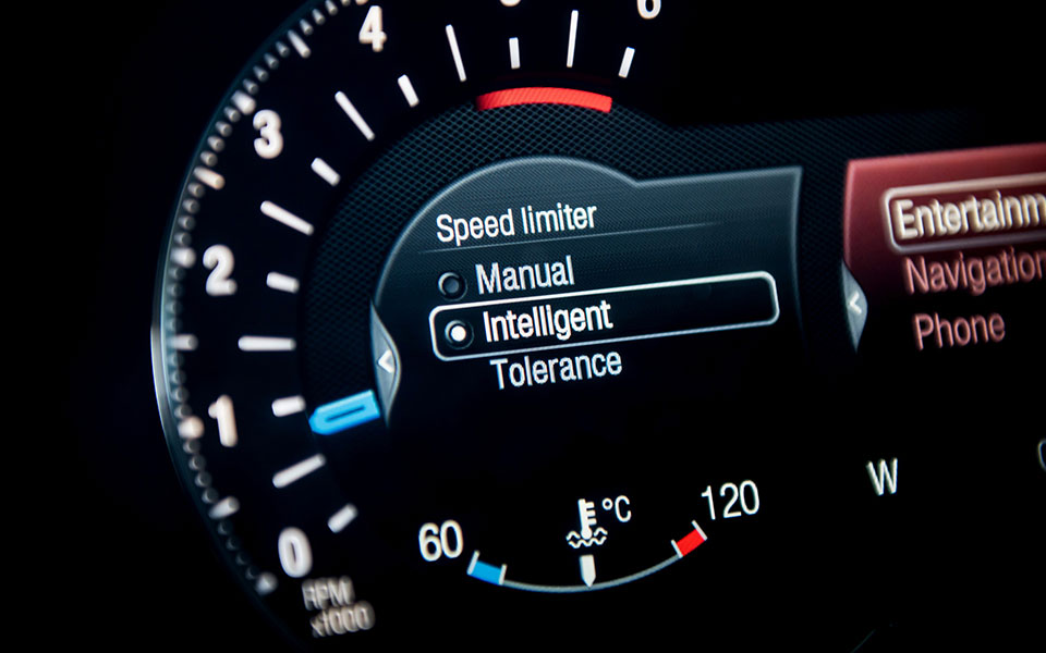υποχρεωτικό-από-το-2022-το-intelligent-speed-limiter-τι-σημαί-561598762