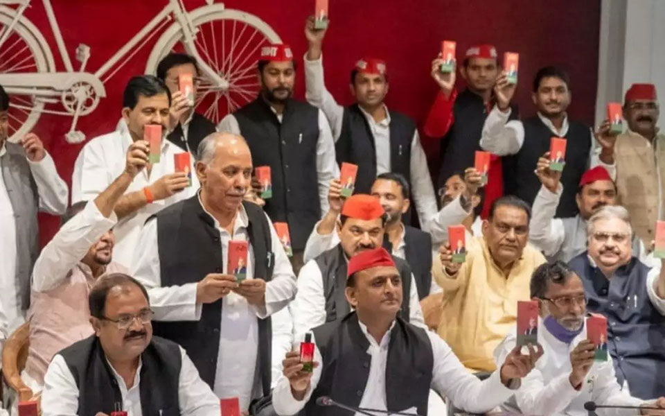 ινδία-κόμμα-λανσάρει-το-δικό-του-άρωμα-561580312