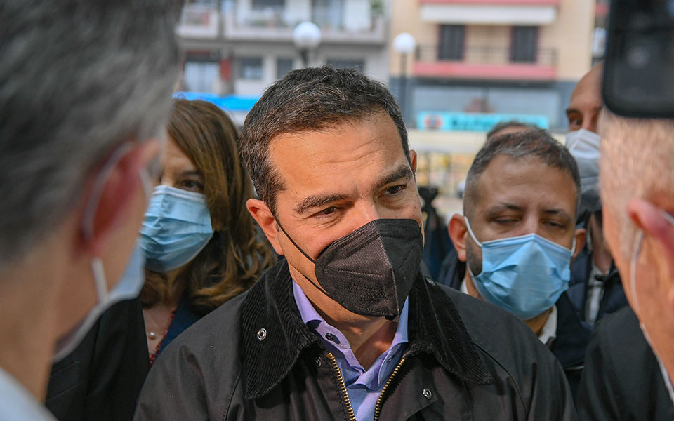 συριζα-ο-κ-μητσοτάκης-κοροϊδεύει-χιλι-561607561