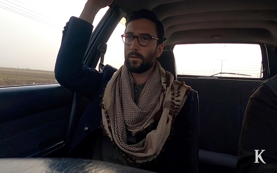 βίντεο-κ-η-έξοδος-ενός-φωτογράφου-απ-561596179