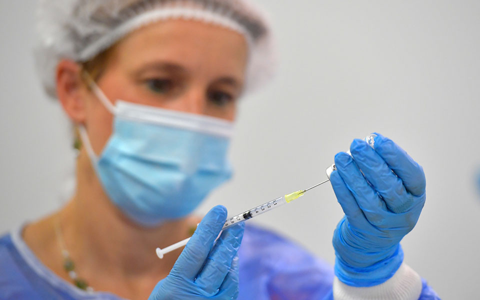 γερμανία-3η-δόση-για-ηλικιωμένους-και-ε-561567952