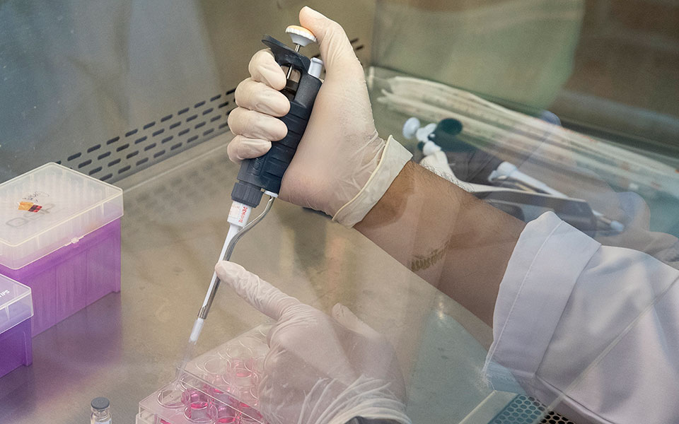 μετάλλαξη-όμικρον-δεν-θα-πυροδοτήσ-561604195