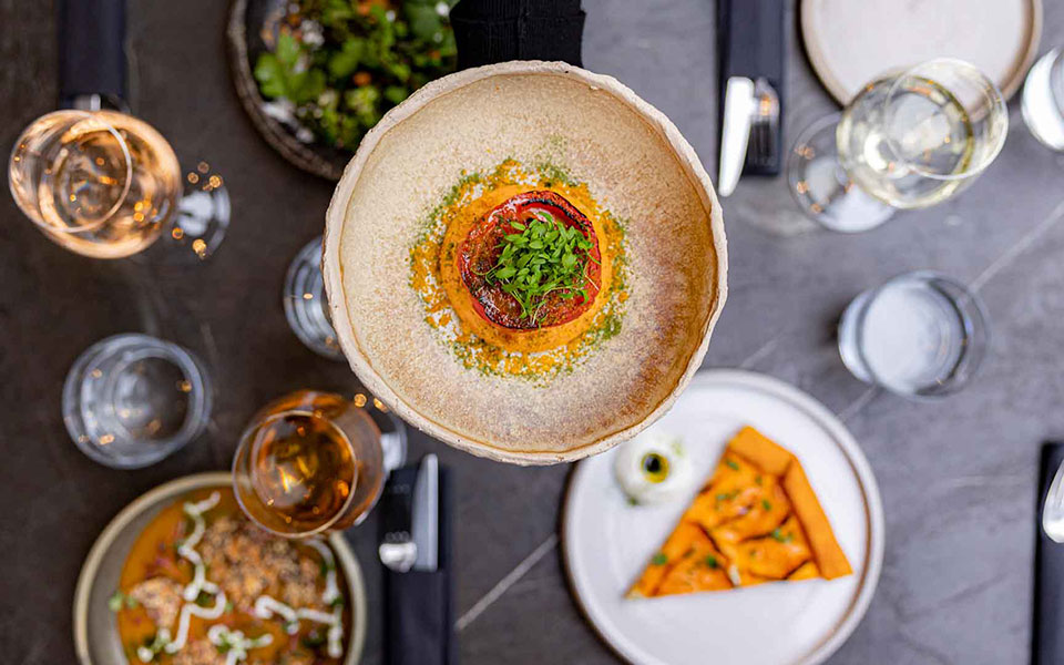 γαστρονόμος-έξι-wine-bars-με-γευστικό-φαγητό-561606559