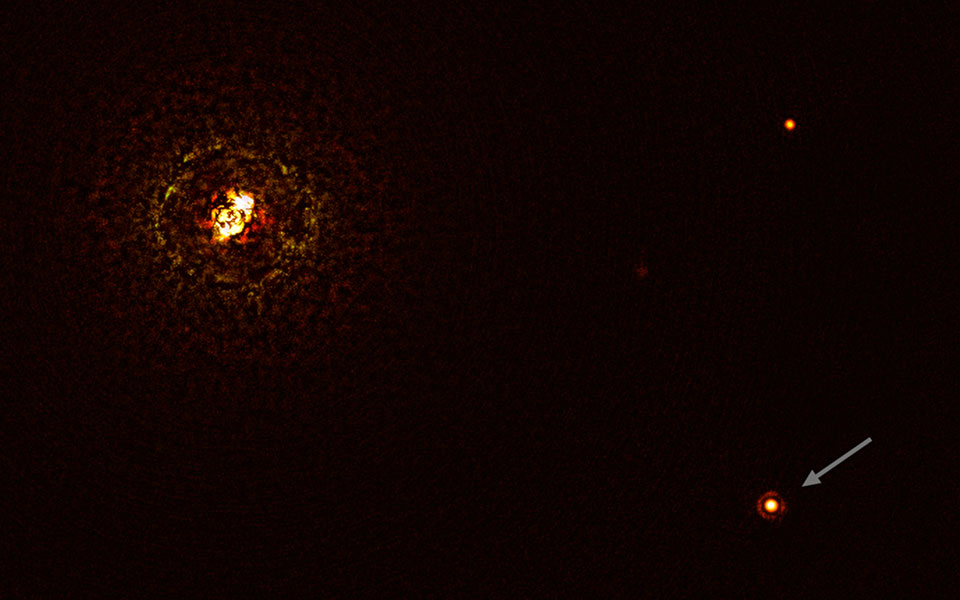 διάστημα-ανακαλύφθηκε-τεράστιος-εξω-561621619