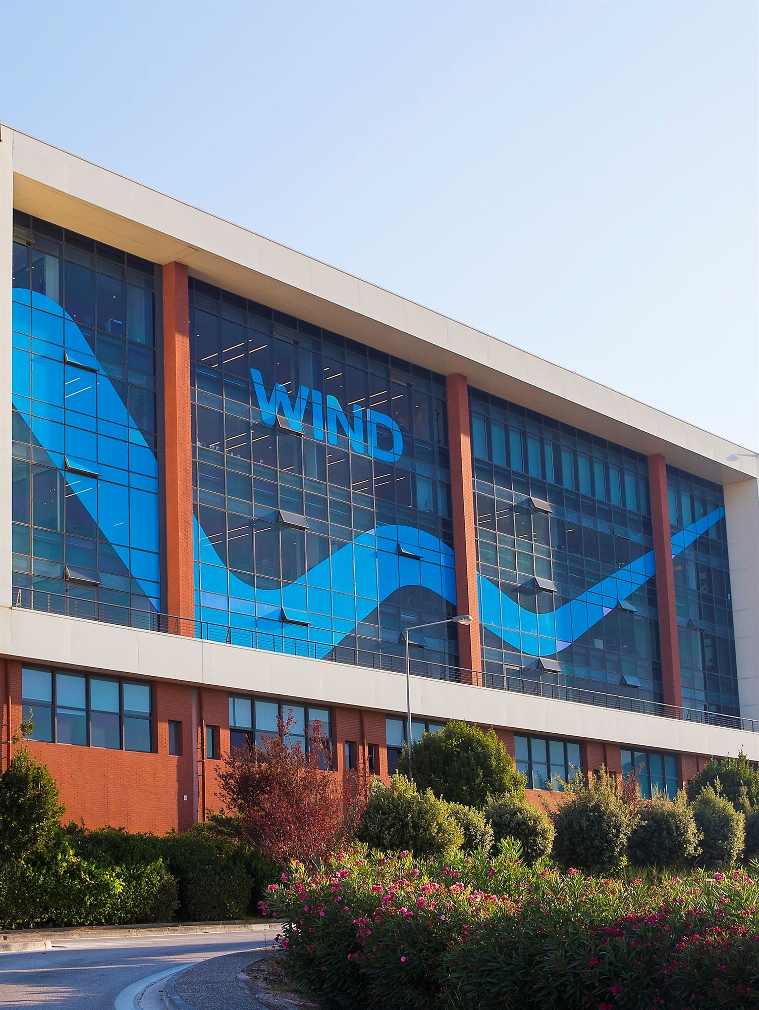 προχωράει-η-εξαγορά-της-wind-από-τη-united-group-561642424