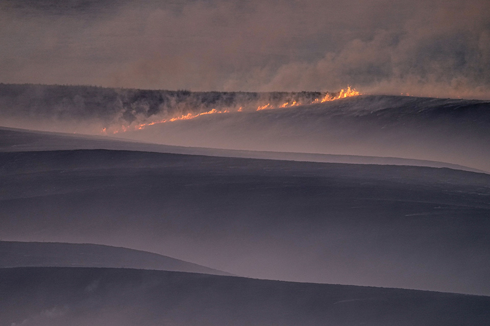 γραμμή-φωτιάς-561635692