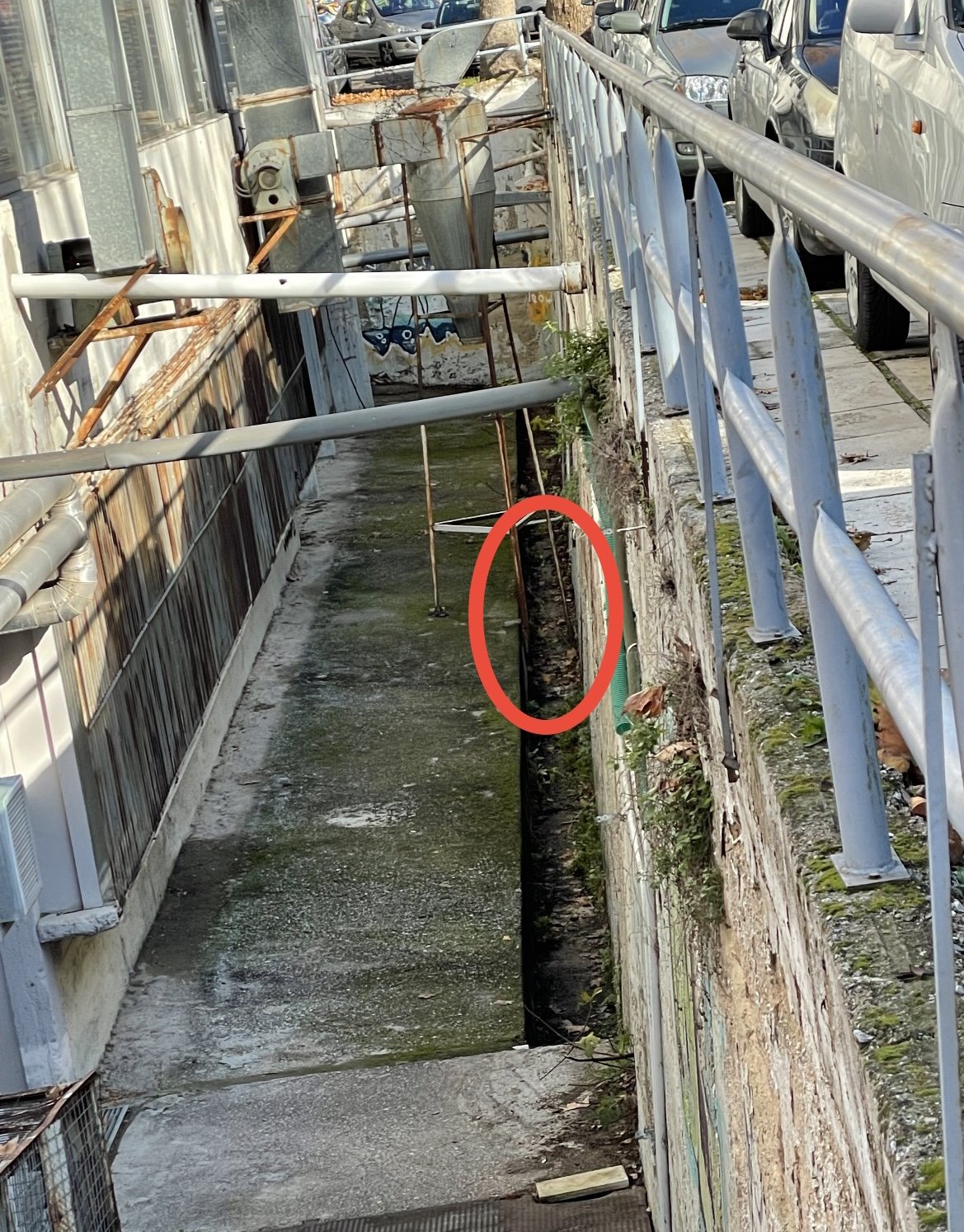 Θεσσαλονίκη: 19 βόμβες μολότοφ εντοπίστηκαν σε εξωτερικό χώρο του ΑΠΘ-1