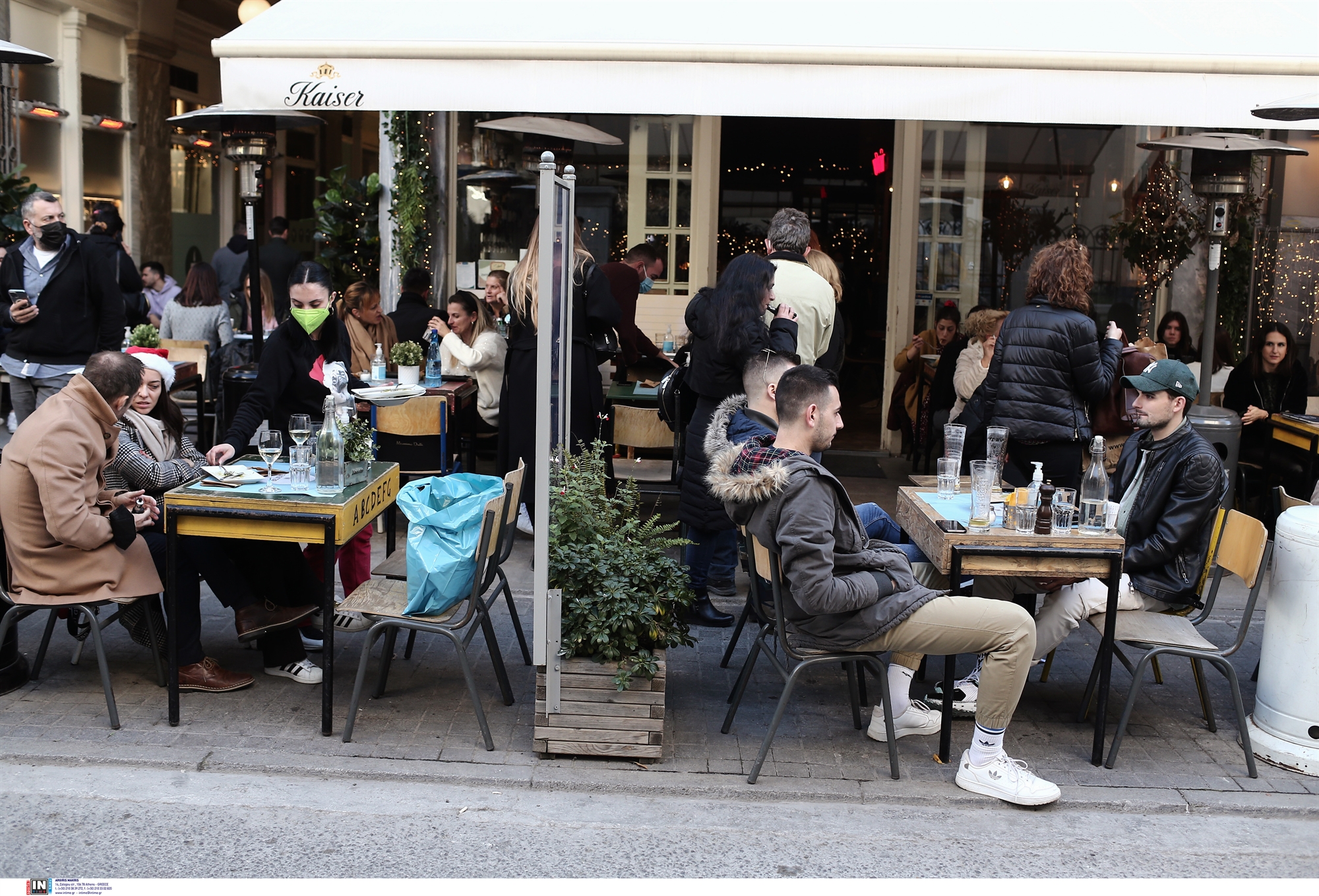 κορωνοϊός-ποδαρικό-με-νέα-μέτρα-μετά-τ-561647092