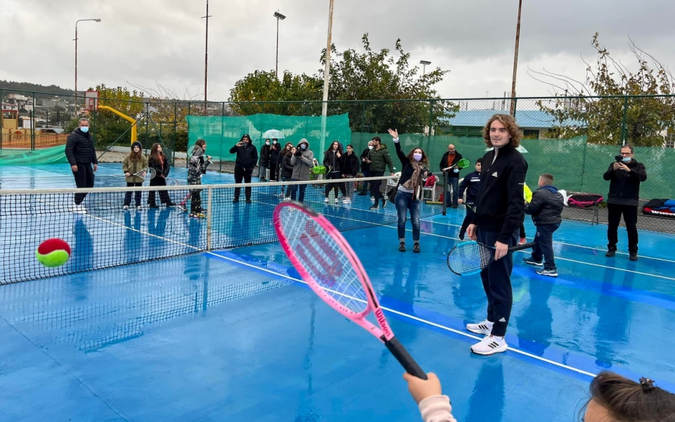 στέφανος-τσιτσιπάς-έπαιξε-ποδόσφαιρ-561617581