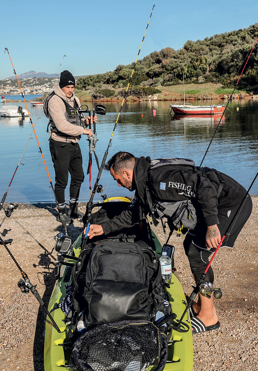 Mικρή βάρκα, μεγάλο ψάρι-3