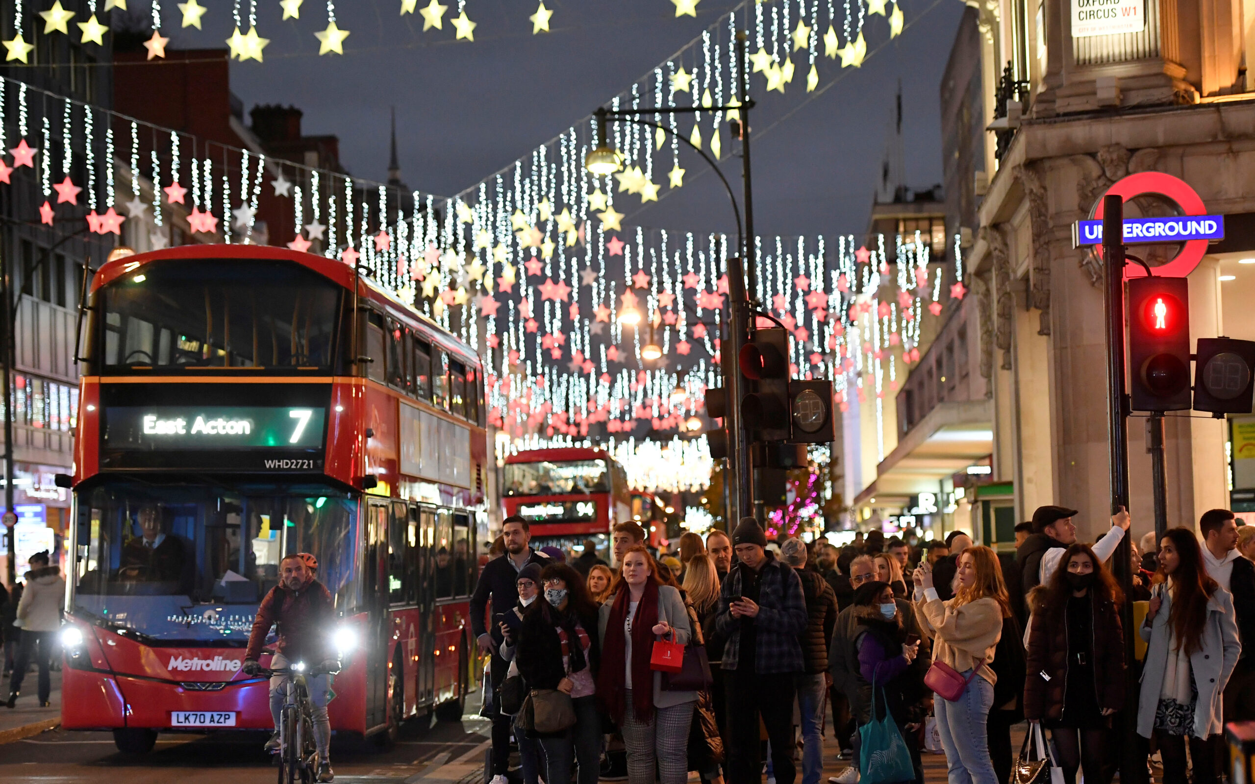 κορωνοϊός-επιστρέφουν-οι-περιορισμο-561621760