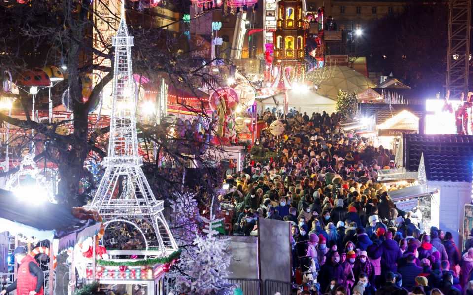 γαλλία-λουκέτο-στα-νυχτερινά-κέντρ-561617869