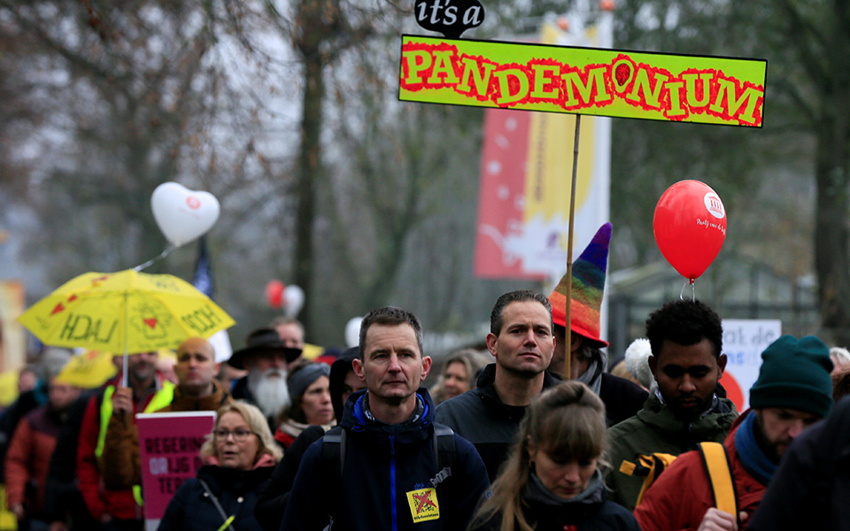 ολλανδία-μεγάλη-συγκέντρωση-κατά-των-561616411