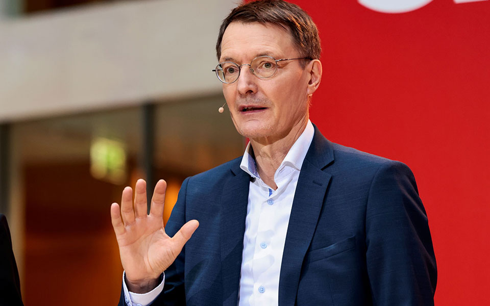 λοιμωξιολόγος-ο-γερμανός-υπουργός-υγ-561618601