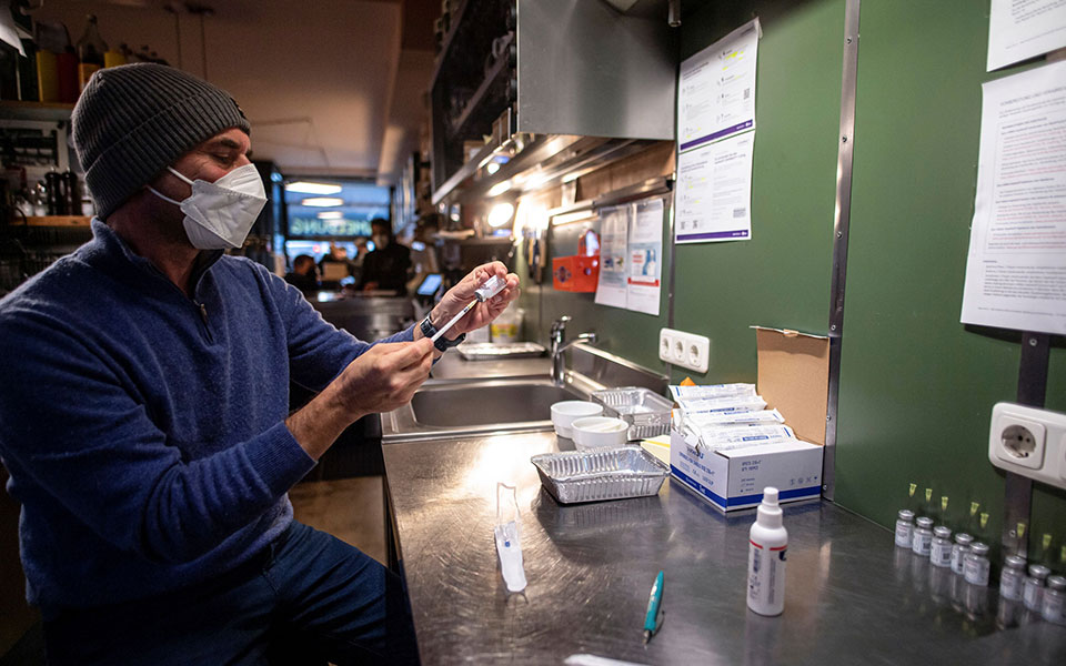 όμικρον-vs-δέλτα-τα-πρώτα-νοσοκομειακά-561623122