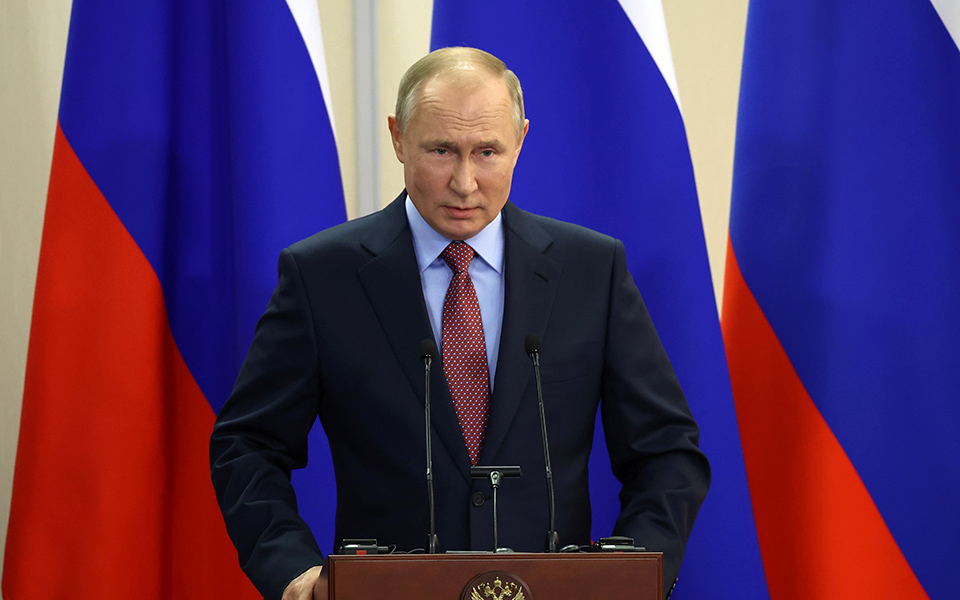 eιρήνη-και-ευημερία-στο-φίλο-ελληνικό-561645454