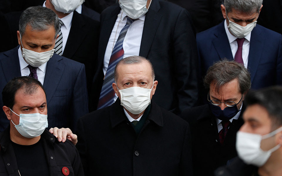 αύξηση-50-στον-κατώτατο-μισθό-ανακοίνωσ-561633058