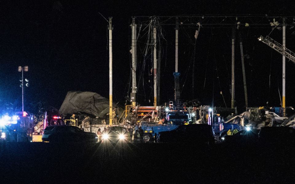 ηπα-τουλάχιστον-50-νεκροί-από-ανεμοστρό-561626800