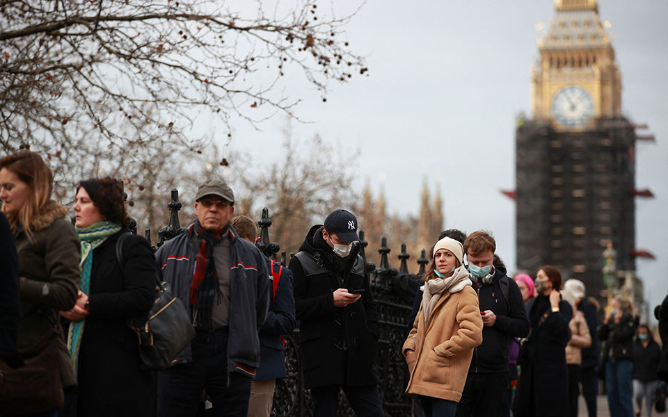 λονδίνο-ραγδαία-εξάπλωση-της-όμικρο-561628291