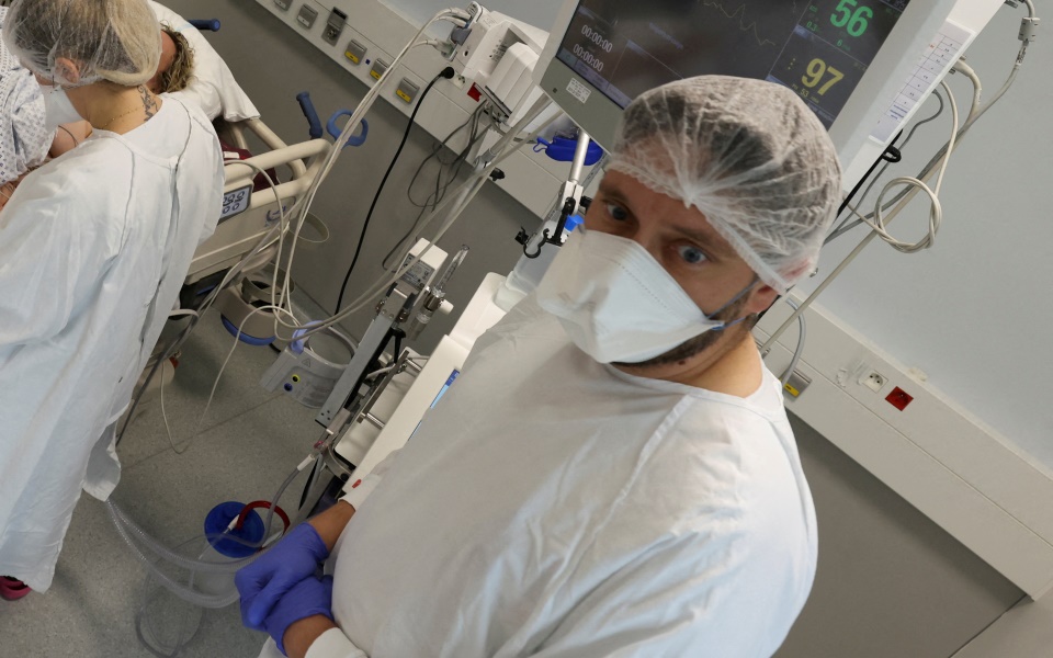 γαλλία-εξάντληση-και-ερωτήματα-γιατρ-561644161