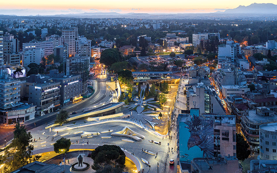 πλατεία-ζάχα-χαντίντ-561646336